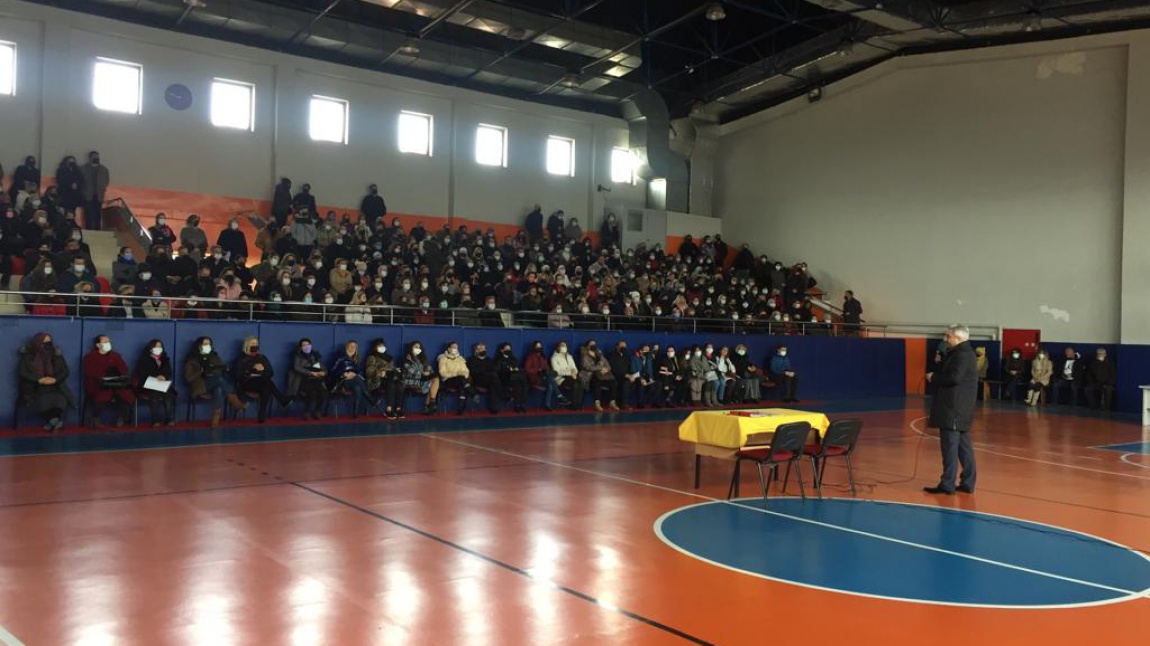 Haydar Aliyev Ortaokulu İkinci Dönem Veli Toplantısı Yapıldı